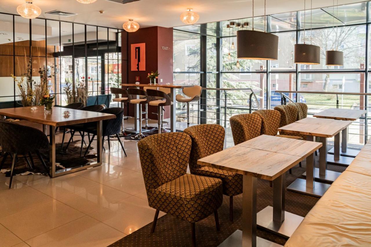 Impiq Hotel Trnava Eksteriør billede