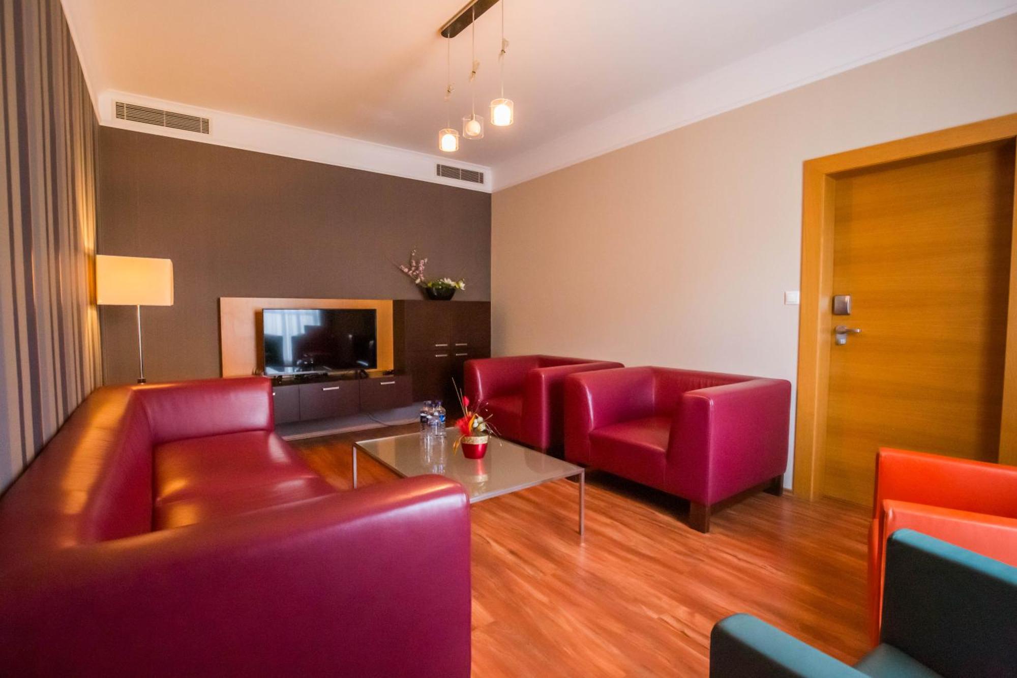 Impiq Hotel Trnava Eksteriør billede